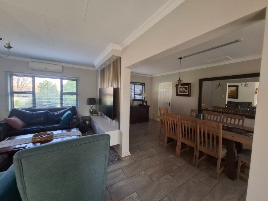 4 Bedroom Property for Sale in Pellissier Free State